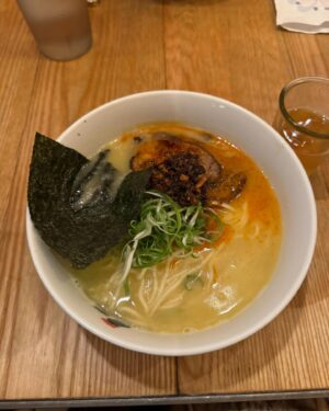Marina Nagasawa Instagram - とにかく食べて飲んだ夜市🇹🇼
締めのラーメンまで完璧だった🍜
めちゃくちゃ楽しかったなぁ
またみんなで行きたい🥰🥰

ストゼロ辞めているけど旅行はOKのマイルール🙆‍♀️笑

#士林夜市
#台湾
#我愛台灣 
#我愛妳