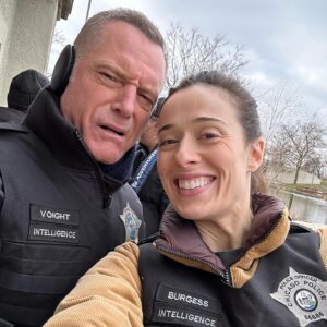 Marina Squerciati Instagram - This is what happens to Voight's face when you say you're not watching Chicago PD's premiere TONIGHT! Who's with me?! @nbconechicago #ChicagoPD #wednesdays #jasonbeghe #finally #itshere! #onechicago #chihards