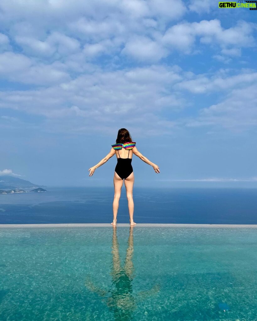 Marina Squerciati Instagram - Just flew in to Italy and boy are my arms tired. #elbaisland #italy #napoleón (Napoleon was exiled on this island, in case you were wondering) #napoleonbonaparte #italiangirl #italianvacation #topoftheworld #montegrossoelba #montegrosso #vacationmode #byeeeeee @montegrossoelba #pride #pridewings