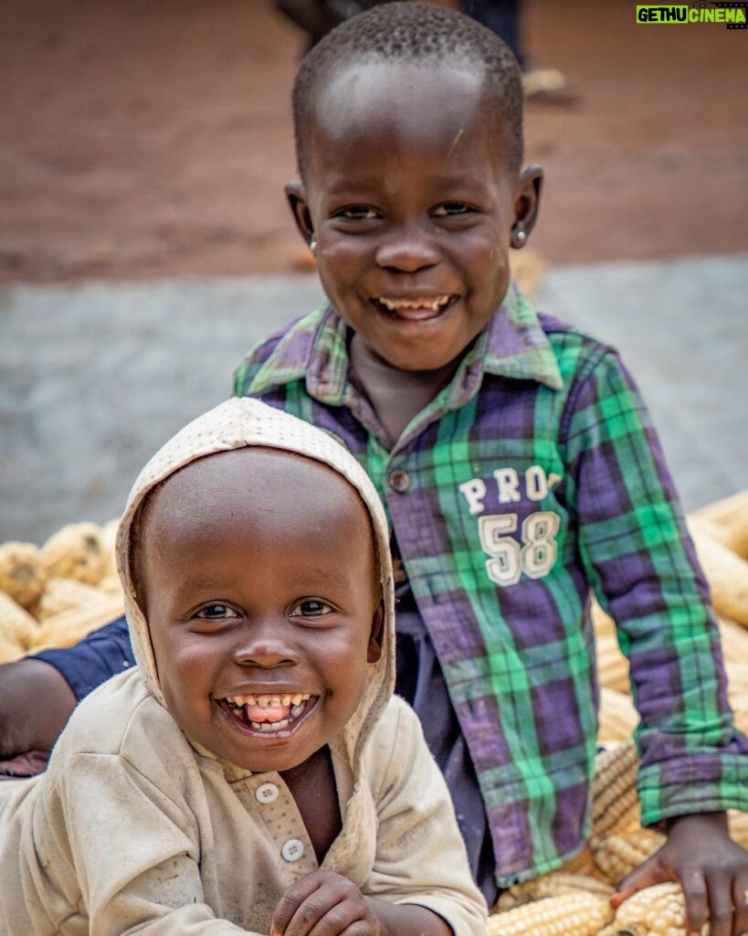 Marina Squerciati Instagram - It's #WorldFoodDay! @worldvisionusa's global hunger response will reach more than 22 million of the most vulnerable children and families in 25 countries where hunger is at its worst. GO @worldfoodprogramme! #worldfoodday