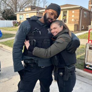 Marina Squerciati Instagram - Squeezing in all the Tracy hugs we can get. #tracysquishmello #family #chicagopd #season11 #almosthiatus #atupton #tvseries #dickwolf #tvshows