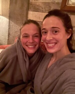 Marina Squerciati Instagram - Facials & massages @cowshed. Champagne at @sohohousechicago. Hours of conversation with @spiridakos. Highly recommend. #fiveoutfivestars #season10isalmostover #perfectchicagoday #thingstodoinchicago #bestfacials #girlsstaycation #tracyspiridakos #sohohouse #cowshed