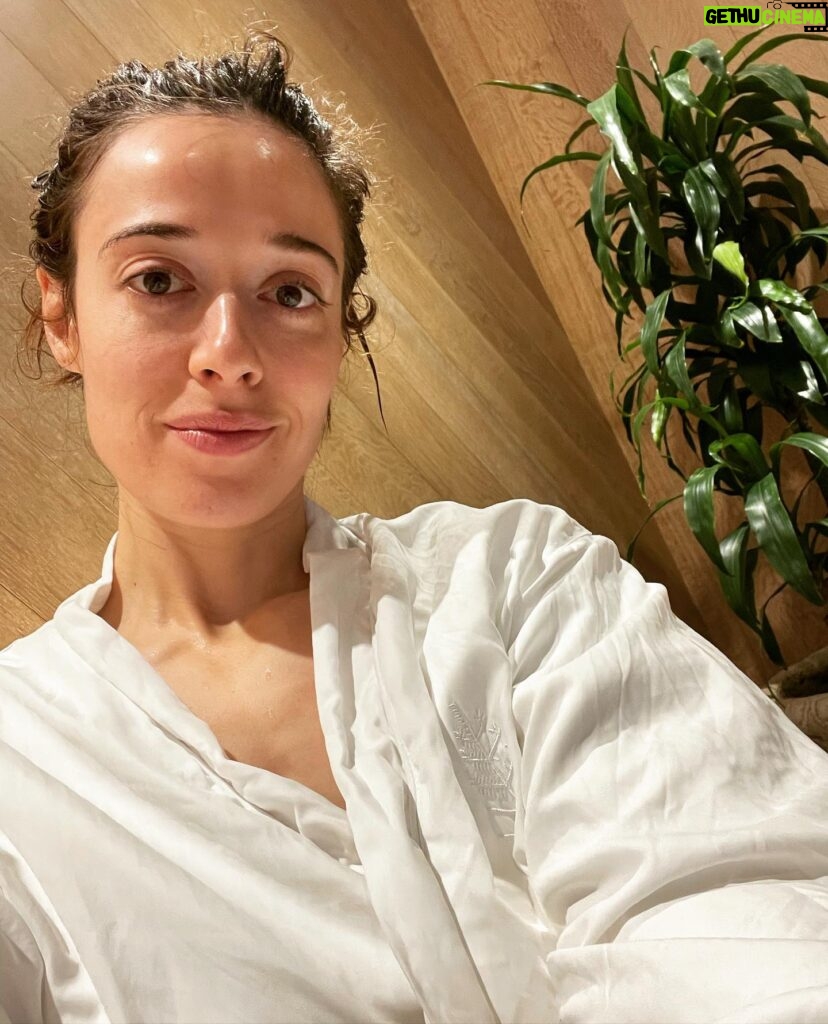 Marina Squerciati Instagram - Parting is such sweet sorrow, @fshotelneworleans. That I shall say good night till it be morrow! #fsneworleans #girlstrip #ohwhatanight #cystalchandelier #girlstripneworleans #fourseasonshotel #torreydevitto #facial #partyface #exhaustedbuthappy #cafedumonde #antiquing #stanleysneworleans #brunch #bisquit PS. That last photo is after my @biologique_recherche_usa facial. THREE DAYS OF PARTYING IN NOLA, GONE!?!? That's some serious magic, Biologique. 🥰🤪