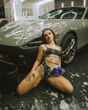 Marina Yers Instagram - ¿Cual es tu fav? 💕🫣 😆😆 FOTO: @yei_philip COCHE 🚗: @autohome.services 
•
•
•
#hotmodel #hotcars