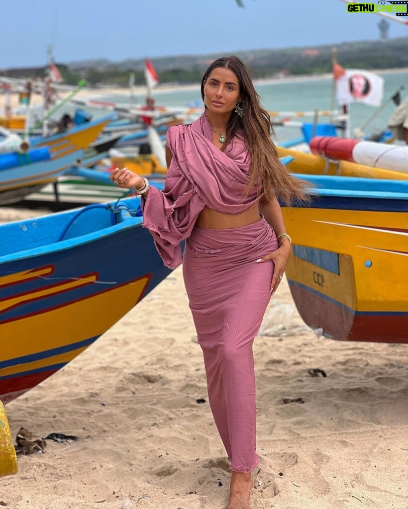 Marine El Himer Instagram - Little mermaid 🧜‍♀️🛶🦜 #photooftheday #love #photography