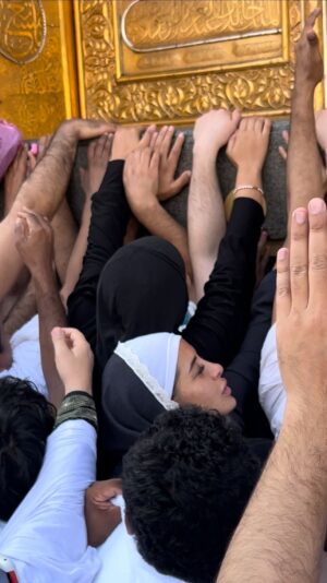 Marine El Himer Instagram - Quand tu donnes ton coeur a une relation toxic / VS 
Quand tu donnes ton coeur à Allah 🤲🏽

Aucune personne ayant vécu des choses douloureuses ne mérite d’être remis en question, quel que soit le moment choisi pour parler de ces sujets. 
Il m’a fallu du temps pour arriver à poser des mots sur mes maux, pour comprendre certaines choses et pour trouver enfin la force de dire.
Certaines relations nous marquent plus que d'autres et créent des blessures profondes qu’on
occulte longtemps afin de ne pas y faire face. Je trouve aujourd’hui le courage de vous en faire part en image pour, je l’espère, aider d’autres femmes à dénoncer l’inacceptable. 
Ce que j’ai accepté et ce qui, maintenant guérie, je ne tolérerais plus jamais. 
Interprétez comme bon vous semble ce que je vous partage, l’essentiel à présent et que je sois transparente avec ce que j’ai longtemps enfouis en moi. 
On dit souvent que derrière un mal se cache un bien, derrière celui-ci un soulagement et un apaisement pour moi qu'aucun mot ne me retirera 🤲🏽🤍