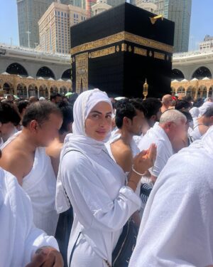 Marine El Himer Instagram - Labbayk Allâhoumma Omra 🤲🏽
Je réponds à ton appel, Ô Allah, par une Omra 🕋