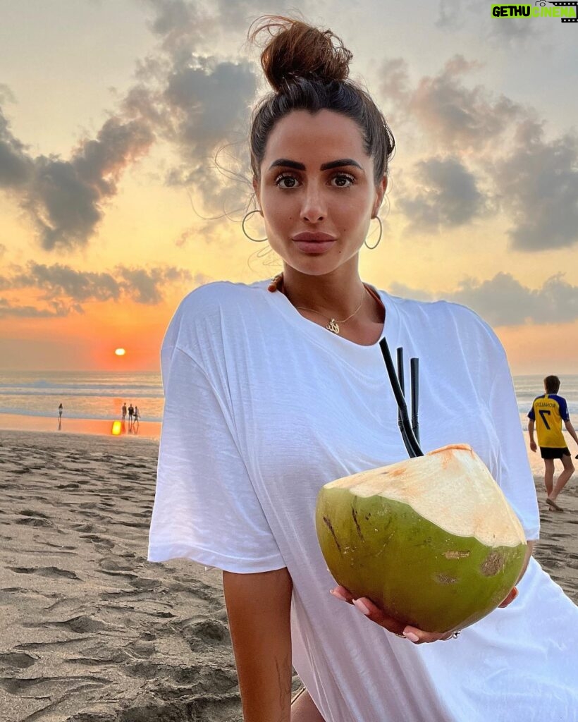 Marine El Himer Instagram - I just need you and some sunsets 🥥🌴 #love #photooftheday #nature