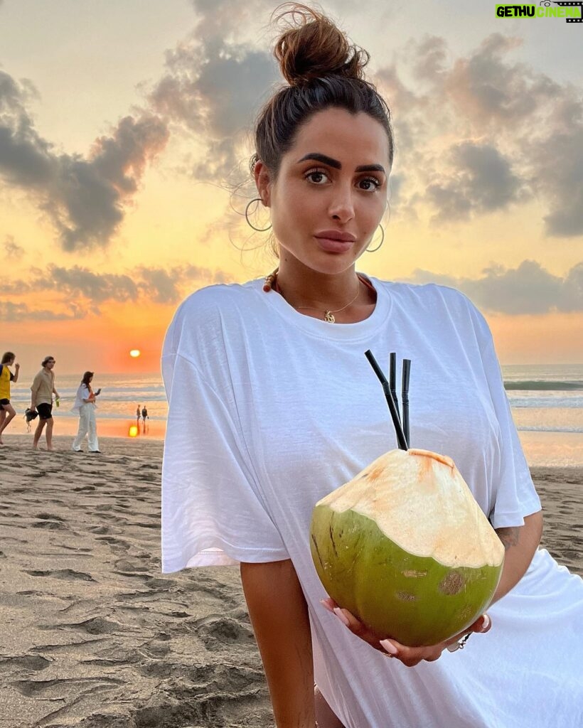 Marine El Himer Instagram - I just need you and some sunsets 🥥🌴 #love #photooftheday #nature