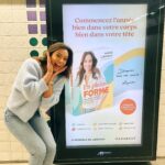 Marine Lorphelin Instagram - Voir mon livre dans le métro Parisien 😱🫣🥹🥳 Vous ne savez pas comme je suis reconnaissante de savoir que le livre a été lu, et sera lu. C’est la meilleure récompense pour celui/celle qui l’écrit ! 💗 C’était un défi de vous proposer un livre sur la prévention de votre santé physique et mentale, dans notre pays où malheureusement ces sujets ont longtemps été oubliés. ⚠️ Mais nous sommes aujourd’hui tous conscients de l’importance de prendre soin de sa santé le plus tôt possible, prévenir avant de guérir. 👩🏽‍⚕️ Et le médecin en moi est tellement ravie quand je lis vos retours 🙏🏽 « Je me suis remise au sport grâce au programme » « J’ai adopté quelques conseils et mon sommeil s’améliore » « j’ai changé mon alimentation et celle de ma famille » « je me sens moins seule face à mon anxiété » 📖 Ce guide « En pleine forme » est fait pour vous aider à comprendre votre santé, vous donner quelques conseils pratiques et vous accompagner vers le mieux être 🙌🏽 Merci @edition_marabout 😘 #livresante #prevention #medecine #conseilssante
