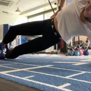 Marine Lorphelin Instagram - Premier récap : sport et émotions 🥹

1. Premier dossard après 7 mois de rééducation : 
10 kms de @geneve_marathon 🇨🇭j’avais envie, j’avais hâte mais j’avais peur. 
Un parcours agréable, une jolie montée de 2 kms, et une sacrée descente, qui m’a un peu secouée, marche 30 sec, puis une arrivée en accélération. 
Bilan : pas de douleur, soulagement ! 54min 🏃🏽‍♀️ 

2. Retour au pilates : du renforcement en profondeur, pour retrouver du gainage👌🏽

3. Amour comme un sanglier, qui va chercher son record sur semi marathon 🚀😍 @stan_gruau 

4. Tellement contente… le sourire en dit long malgré la fatigue ! Merci pour l’ambiance @geneve_marathon !

5. Et un running GÉNIAL organisé par @asicsrunning avec toutes ces super nanas 🥹 partages, encouragements, sourires, tout ce qu’on aime ! Venez vous vider la tête tous les jeudis avec #ParisBougeTonEsprit ! 

6. Le dodo qui termine 2ème 🤩 @dorian_louvet la machiiiine 💪🏽

7. Le renfo chez le kiné… ça pique… mais il va falloir continuer encore, encore… 

#sport #running #emotions #courseapied