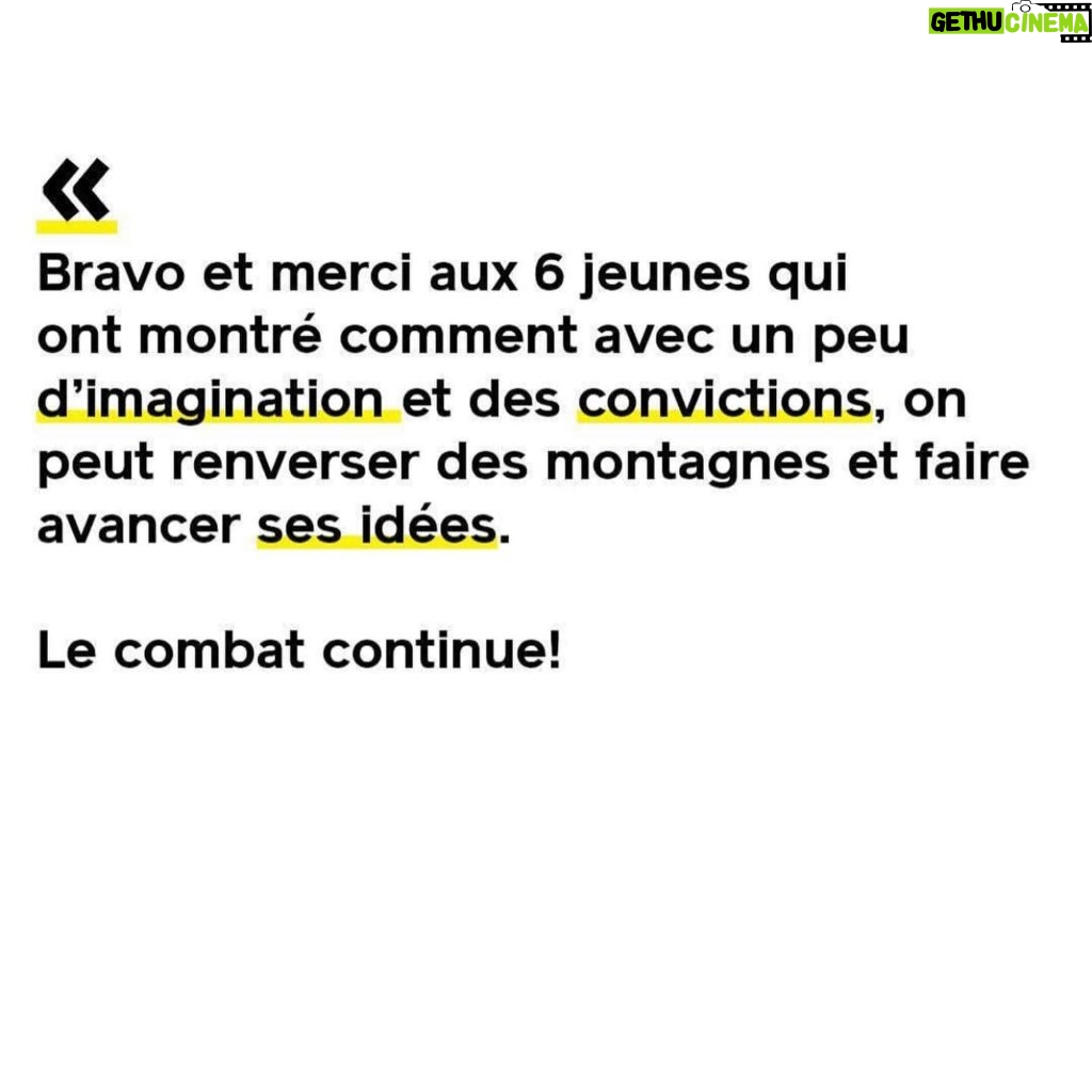 Marion Cotillard Instagram - Chère communauté, je vous invite à vous renseigner sur ce que ces jeunes gens font, à les soutenir si le cœur vous en dit et bien sûr à prendre part à l’action. @graine_de_possible @viel.hugo @pasquet.julie @stacy_algrain @mathis_fids @lougarcia01 et Agathe VOUS ÊTES TOUT SIMPLEMENT GÉNIAUX! Et je pèse mes mots! MERCI MERCI MERCI! Et merci à @raphaelglucksmann pour cette « mise en histoire » ✊🏼 #repost @raphaelglucksmann ・・・ 6 jeunes ont montré comment avec un peu d’imagination et des convictions, on peut renverser des montagnes (un Préfet de police ici, en l’occurrence!) et faire avancer ses idées. Voici leur histoire. @graine_de_possible @stacy_algrain @viel.hugo @lougarcia01 📸 @_nicolasdubois