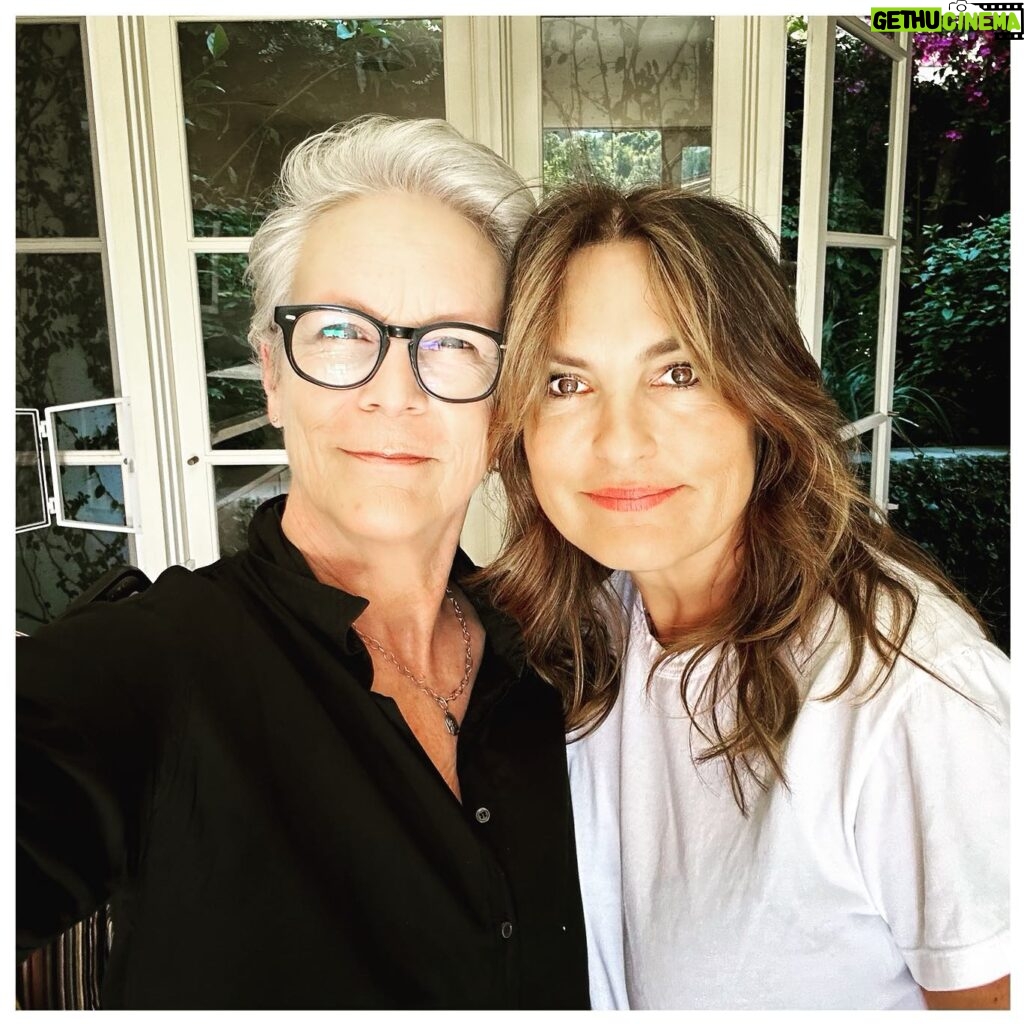 Mariska Hargitay Instagram - Fierce female friendship alert. Love this lady. #WhereYouBeenAllMyLife #SisterFromAnotherMister 🤝