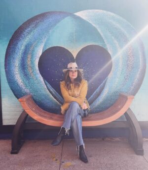 Mariska Hargitay Instagram - #NashvilleMoment #CountryGirl #♥️ #NashvilleGotAWholeLotOfHeart #MissYall 💙 #HeartArt #IHeartNashville. #RayOfLight  3rd Ave
