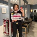 Mariska Hargitay Instagram - This seat is reserved for a legend! 🎬🪑 Don’t miss @therealmariskahargitay star and direct an all-new #SVU TONIGHT 9/8c on @nbc.