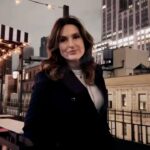 Mariska Hargitay Instagram - 🩵💚🌃✨So proud to shine this light. May it illuminate the path to change. #SAAM 🩵💚🌃✨