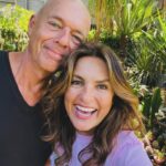 Mariska Hargitay Instagram - I love this guy so much. Best big bother. Soulful. Protective. Nurturing. Funny. Fun. Kind. Wise. Gentle. Hard Working. Fair #plantman happy birthday Mickey love you. Best brother ever and best PLANTS ever. To watch somebody nurture plants is a thing of beauty.🌱🪻🌺🌲🪴🫚🫛🍀🌸 🌴🌳