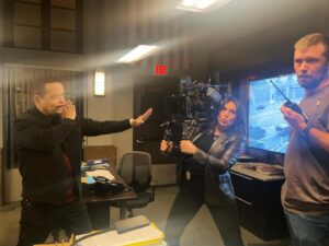 Mariska Hargitay Instagram - Rolling into season 25 like… 🎥📽️🎬 #Season25 #DAYON  #WorkFam #BackAtIt #CameraGirl #KarateChop #AndEverybodyWas. #IDoWhatIGottaDo #MamaDon’tPlay