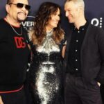 Mariska Hargitay Instagram - Another hit out of the park for my #GlamSquadDreamTeam last night!! A big THANK YOU THANK YOU to @dinarama, @cassihurdhair and @theclosetfiles for making me shimmer! ✨✨✨✨ #AboutLastNight #SilverAnniversary #OopsTheyDidItAgain #GlamFamForLife #Bedazzled