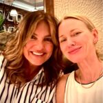 Mariska Hargitay Instagram - So lovely to spend time with this beautiful soul. 💙 #StripesForMyStripesGirl #I’mWearingStripes. #Stripes