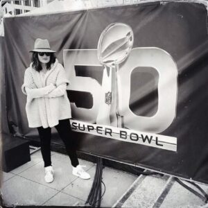 Mariska Hargitay Instagram - Happy Super Bowl Sunday. #FBS #FlashbackSunday #SuperBowl #CaptainBenson #Liv #Live #LiveYourBestLife #YouDecide