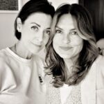 Mariska Hargitay Instagram - London highlights.🇬🇧 Got to spend time with this magical lady with her magical eye📷♥️ #suchajoy #whatabuzz #iwantmore @marymccartney #FriendsWhoInspire