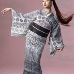 Mariya Nishiuchi Instagram – -KIMONOTO-

インタビューして頂きました。

年齢を重ねると共に着物の美しさや魅力を更に感じ…最近は日本舞踊や結婚式、歌舞伎の観劇に自分で着付けしたりと着物に触れる機会が多くてとても嬉しい。

日常から特別な日まで、自分の個性に合った着物をそれぞれの着方で楽しむのもあり。

祖母が残してくれた沢山の着物、これからも沢山着て載せます〜👘
