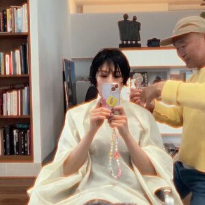 Mariya Nishiuchi Instagram - 自分でもやっとショートに慣れてきた！
メンテナンスは初の
@takeru_kawabata タケルさんカット✂️🔥

ショートだと合う洋服や映えるアクセが変わって面白い！
アレンジもまだまだ色々試してみたいな〜

夏が楽しみだ😎