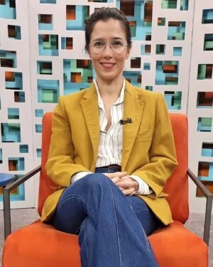 Marjorie Estiano Instagram - #PapoDeSegundaNoGNT no ar! 📺🤩 Com a atriz Marjorie Estiano e o psicanalista Christian Dunker, o Papo debate o poder e a atração, como lidamos com o fim, e  fatos da nossa biografia que podem vir à tona. Liga no GNT e vem com a gente papear!