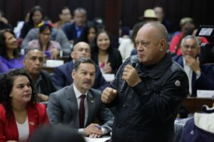 Marlene De Andrade Instagram - 🔵#21Mar || Queda aprobado por Unanimidad el Proyecto de Ley Orgánica para la Defensa de la Guayana Esequiba.

🔵Diputado Hermann Escarrá toma el derecho de palabra para resaltar el trabajo que llevó el Proyecto de Ley Orgánica para la Defensa de la Guayana Esequiba.

🔵Diputado Diosdado Cabello @dcabellor : 

“Está AN reivindica el derecho del pueblo venezolano de defender nuestro territorio con una Ley aprobada”.

🔵El Sol de Venezuela nace en el Esequibo, Gracias Pdte. @NicolasMaduro por ser el conductor de Victorias, hoy tod@s l@s diputad@s encabezados por el Presidente de la @asamblea_ven @jorgerpsuv_ hemos escrito la Historia buena de la Patria 🇻🇪 #WinstonVallenilla