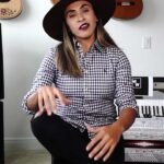 Marta Instagram - Galerinha, quem ainda não foi lá no meu canal do YouTube assistir o vídeo novo com meu amigo @mano_walter Vão lá conferir porque tá bem legal :) www.youtube.com/marta10