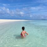 Marta Díaz Instagram - Que bonito está siendo Maldivas a tú lado @sergioregui 🏝🦀 @transitours_ @sunsiyamirufushi