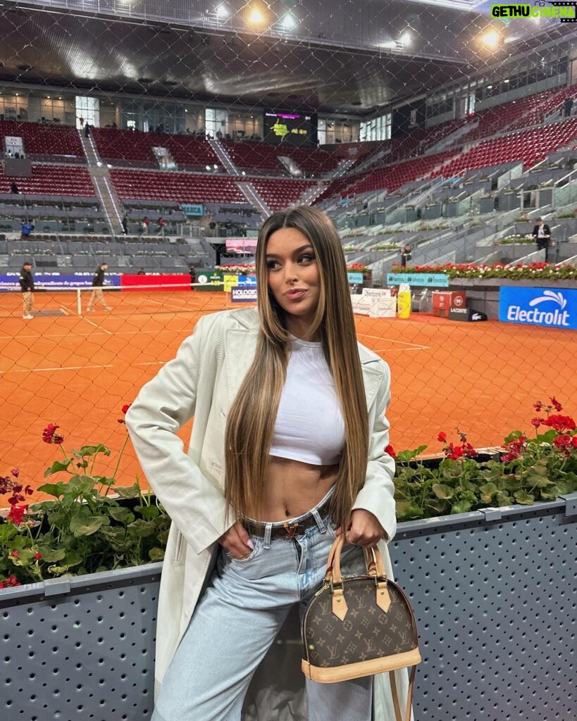 Marta Díaz Instagram - Día de tenis 🎾🫶🏼 sabor agridulce 🙃 pero siempre apoyandote Carlitosss!