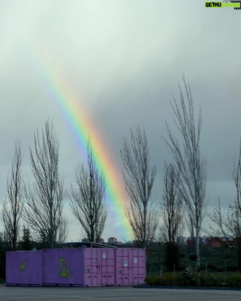 Marta Hazas Instagram - La luz de un día con arco iris #sinfiltros y empezando nuevo proyecto 🌈🎥 Ya os contaré . #marzo2024