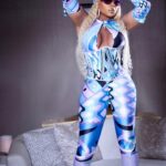 Mary J. Blige Instagram - Happy blessed Sunday!!!! 💜💜🙏🏽🙏🏽💜 Custom @emiliopucci