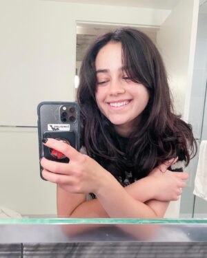 Mary Mouser Thumbnail - 522.2K Likes - Top Liked Instagram Posts and Photos