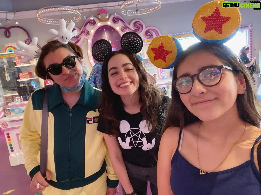 Mary Mouser Instagram - 3 things yesterday taught me: 1) Oshún is obsessed w piggyback rides. i nearly tripped and died too many times. 2) it’s Oshún’s world and we’re all just allowed to be here and 3) Disney with the right people is equally as chaotic as it is magical. [oh, and 4) Joey says I make too many lists 🙃]