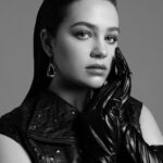 Mary Mouser Instagram - And it was all yello— wait... I mean gray. It was all grayyyyyy 🎶 one of my favorite things about @cobrakaiseries is that it shows so many shades of gray, I love the push and pull of seeing everyone have their good and bad moments. I think every character has the potential to be someone’s hero and someone’s villain. What do you think? Check out me chatting about this and more of me in my @abookof feature 🖤 Photographer: @raenbadua Stylist: @styledbybleu Make up: @robertti Hair: @yasulina