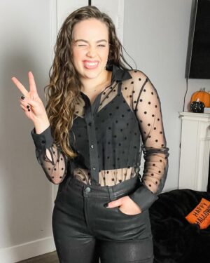 Mary Mouser Thumbnail - 712.6K Likes - Top Liked Instagram Posts and Photos