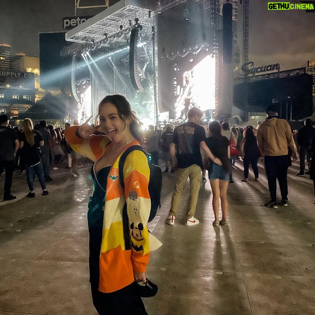 Mary Mouser Instagram - we were having far too much fun to take quality pictures. so here’s what i got. also, peep the little ghosties glowing in the pics with me, spooky szn is upon us 🧡👻)