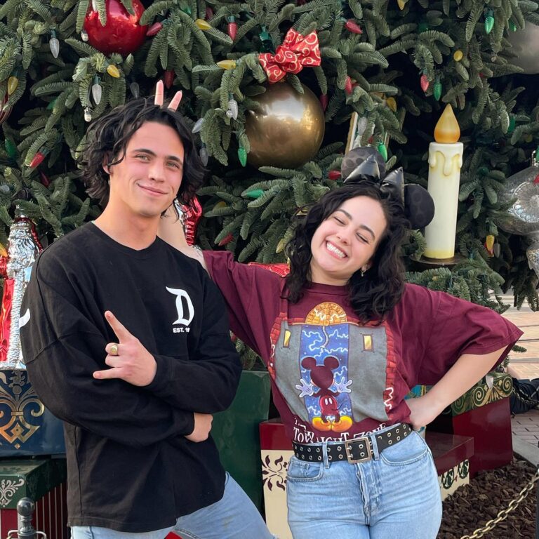 Mary Mouser Instagram - magical holiday adventures at my favorite place with some of my favorite people ✨ Thank you @disneyland & @disneyparks for a spectacular kick off to the holiday season ❤️ #DisneylandHolidays #DisneylandChristmas