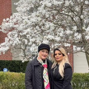 Maryam Amirjalali Instagram - بالاخره‌بهار‌تورنتوهم ازراه رسید 💙 بایک
رفیق‌ویک همراه💙