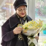 Maryam Amirjalali Instagram - شهرزاد‌‌عزیزم‌نازنین‌ بی نهایت ازگلهای‌زیبائی که برای‌من فرستادی‌بی نهایت ممنون وسپاسگزارم‌‌‌دوستت دارم‌تا‌بی‌نهایت‌💙 @shahrzadkamalzadeh . . . . #روزمادر #مریم_امیرجلالی #شهزاد_کمال_زاده #هنرمند #روززن #گل #گل_نرگس #عشق #flowers #mothersday