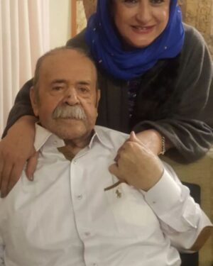 Maryam Amirjalali Instagram - عمری که اجل درعقبش‌
میتازد.هرکس‌که‌غموغصه
خوردمیبازد
پس غصه‌واندوه مخورای
عاقل‌ دنیابدمی‌کارتورامیسازد
خوبیهاورفتارمثبت هرگز
ازخاطره ها محونخواهدشد،
مراقب باش ! دست روزگار
هلت میدهد،ولی قرارنیست
تونیفتی!گربیتاب نباشی و
خودت‌رابه اسمان گره زده
باشی اوج میگیری، به همین
سادگی.
توخوب باش حتی اگرادم‌ های اطرافت خوب نیستن،
توخوب باش حتی اگرازخوبیهایت سواستفاده کردند، توخوب باش حتی اگرجواب هایت رابابدی دادند ، توخوب باش همین
خوب ها‌ هستندکه‌زمین‌را
برای زندگی‌زیبا می کنند💙
پدرم واستادکشاورزعزیزروحتان شاد🌼🍃🌼