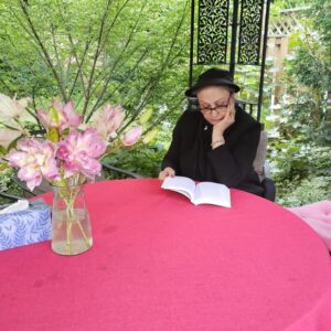 Maryam Amirjalali Instagram - روزگار غریبیست چرا ادما‌ رنگ‌وبوشون عوض شده‌ چرا‌دروغ وتزویر‌ شده‌سرمنشا زندگیشون

راستی‌چرا......😌
