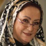 Maryam Amirjalali Instagram - زندگی‌تغیرمی‌کند'‌ شاید عشقت‌راازدست بدهی ، تکه‌هائی‌‌ازخودت‌را گم‌کنی که هیچوقت فکرش‌راهم نمی کردی .... اماناگهان بدون اینکه متوجه شوی‌ این تکه ها‌ برمی گردند عشق‌جدیدی واردمی شود، دوستان بهترین می ایند و انگاه یک خودقوی ترواگاه‌تر درائینه بتولبخند می‌ زند💙 .. .