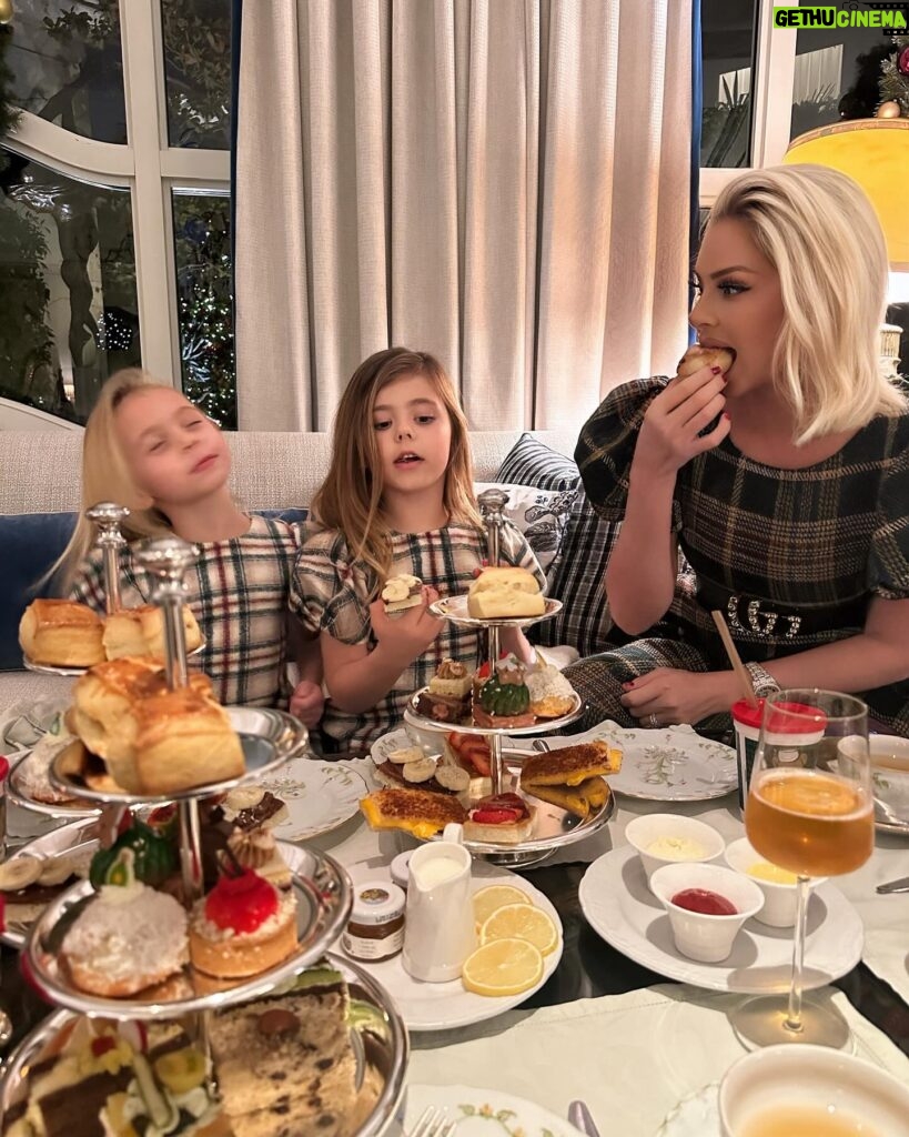 Maryse Mizanin Instagram - My girls love playing tea time, so we took them to the real afternoon tea 🫖 @thepeninsulabh 🤍