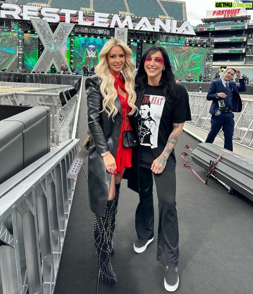 Maryse Mizanin Instagram - What a night!!!! 🤩 #wrestlemania