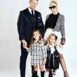 Maryse Mizanin Instagram - #ItFamily 🖤🤍🖤🤍