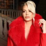 Maryse Mizanin Instagram - Mrs. Claus!!! ❤️❤️❤️ Who loves Christmas like i do?! 🎄 Faux Fur @shopakira Hair @leovalentinohair Photos @victoriasirakovaphotographer